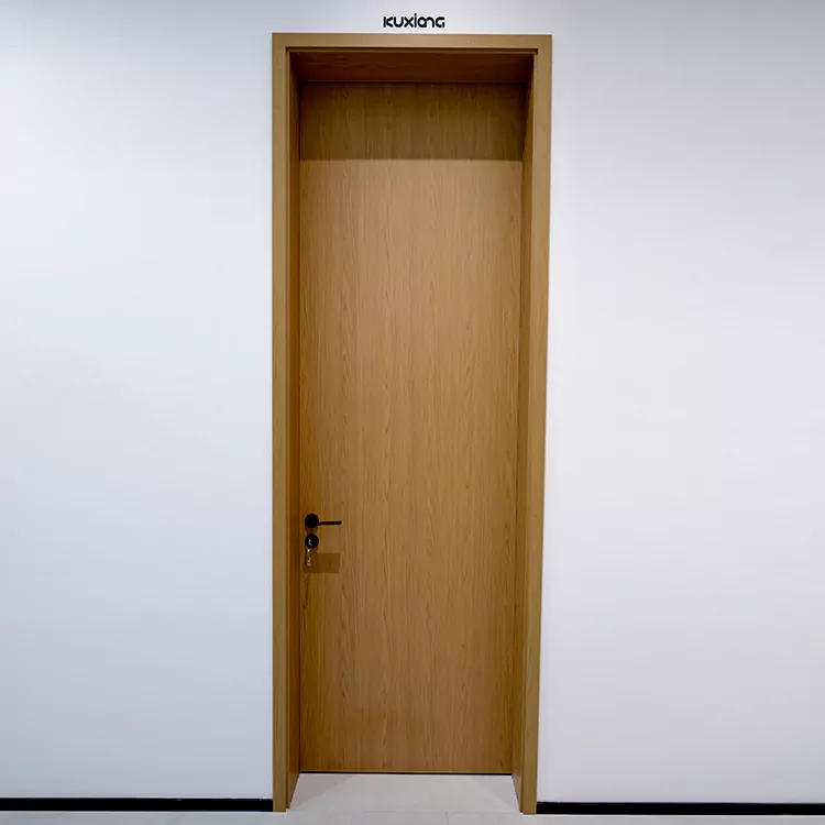 Porte battante intérieure abordable